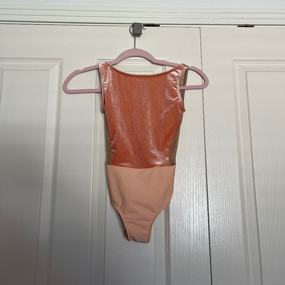 Eleve Dancewear - Picture 1 of 2